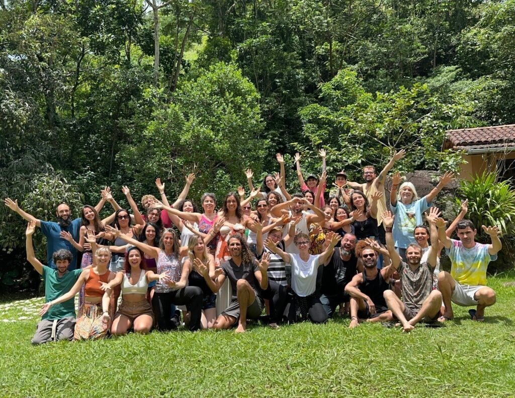Grupo de participantes de retiro espiritual na Flor de Maria, RJ
